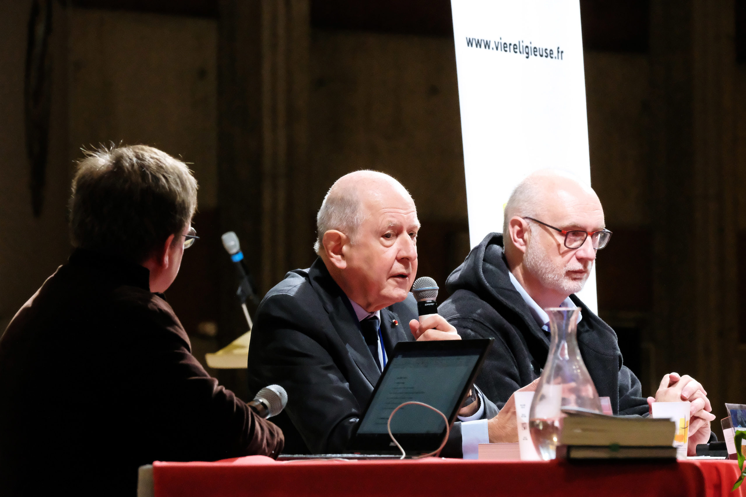 Lire la suite à propos de l’article Table-ronde avec Jean-Marc Sauvé et Patrick Goujon, sj, à Lourdes pour la 9e assemblée générale de la Corref.