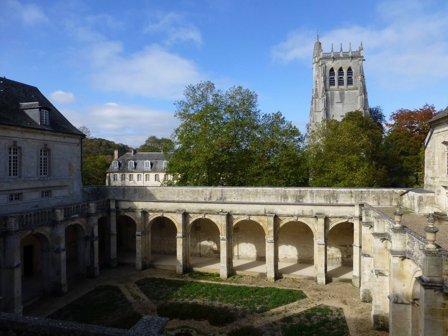 Lire la suite à propos de l’article Communiqué de l’Abbaye du Bec Hellouin