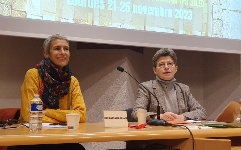 Lire la suite à propos de l’article “Transformer au point de Croix”, conférence de Marion Muller-Colard à Lourdes, 21 novembre 2023