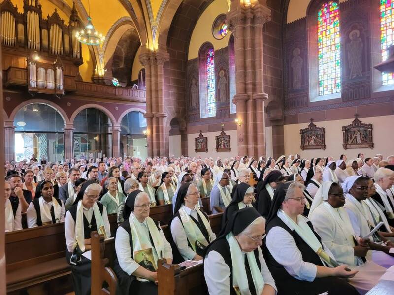 Lire la suite à propos de l’article Les sœurs du Très Saint Sauveur ont clôturé leur chapitre