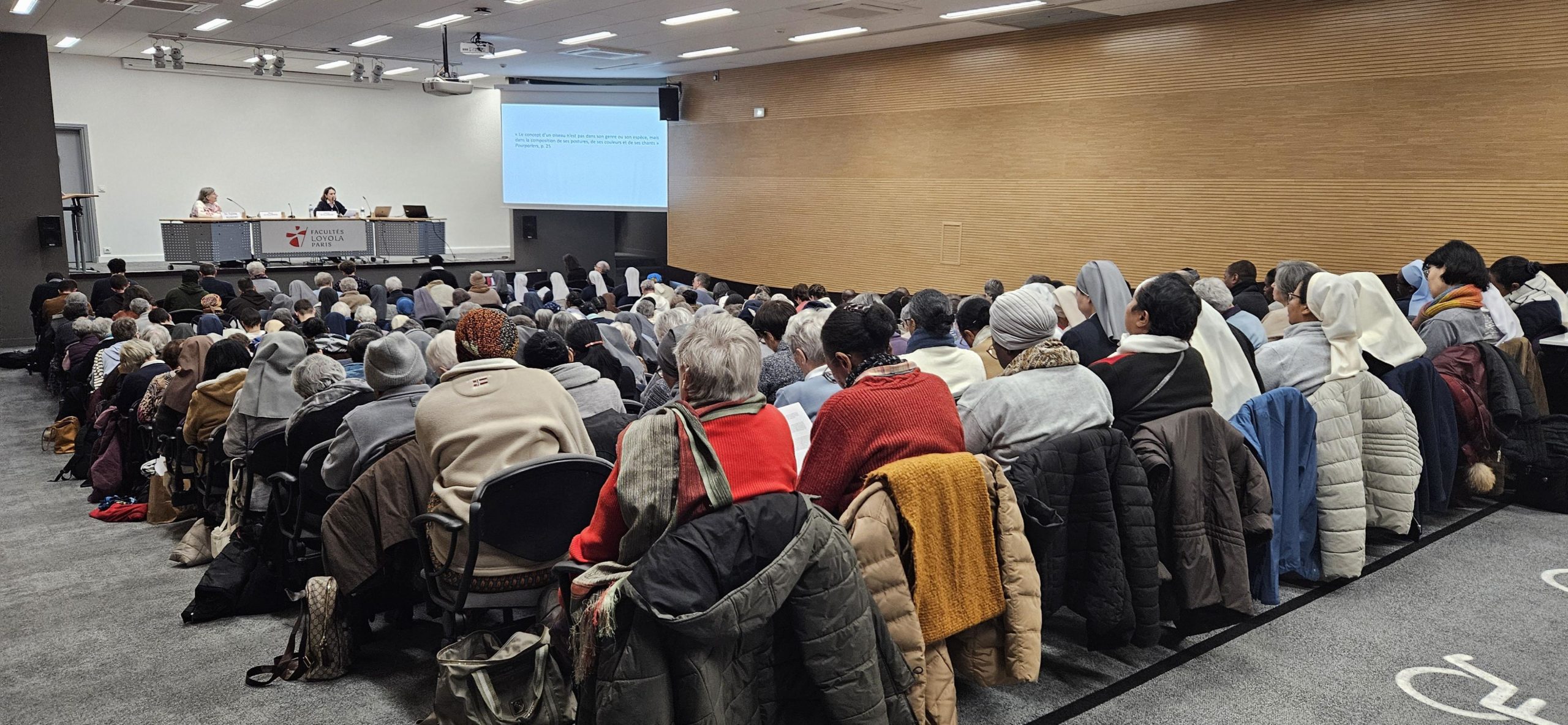 Lire la suite à propos de l’article Altérité et vie religieuse : 250 participants réunis aux Facultés Loyola pour la session annuelle